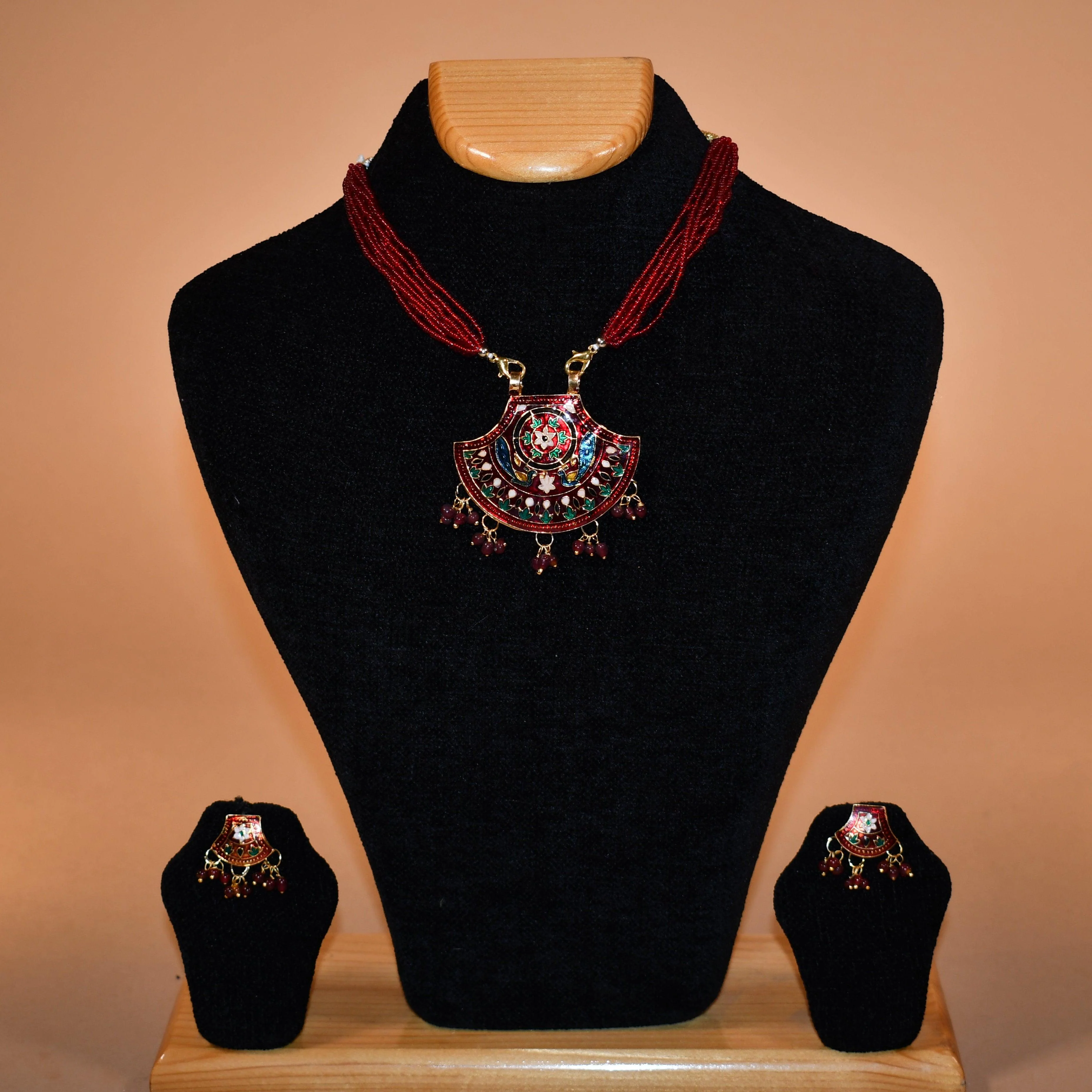Red Heritage Patterned Necklace Set